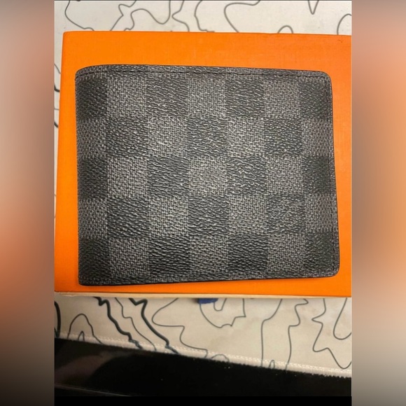 Got it as a gift running short on some cash ..never used - Picture 1 of 6